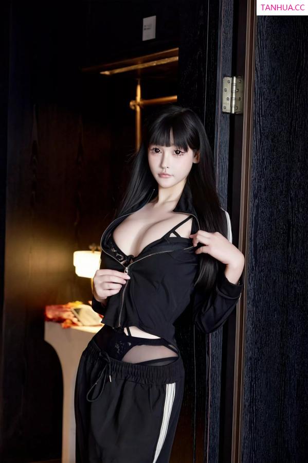   [XiuRen]高清写真图 2025.06.30 No.10482 智恩baby 黑色情趣第14张图片